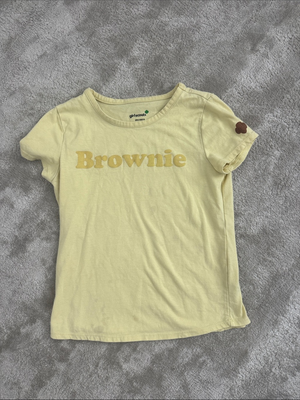 Girls Yellow Brownie Logo Short Sleeve Tee - Girl Scouts size medium